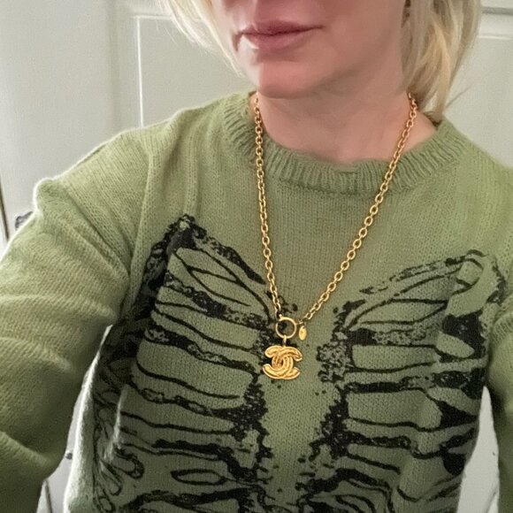 Chanel Woven/Quilted (Matelassé) CC Pendant Necklace—Rope Twist CC Pendant - Picture 2 of 6